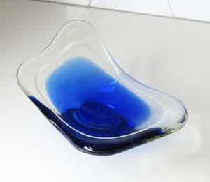 Paul Kedelv - Blauwe Coquille schaal verkocht voor € 50!