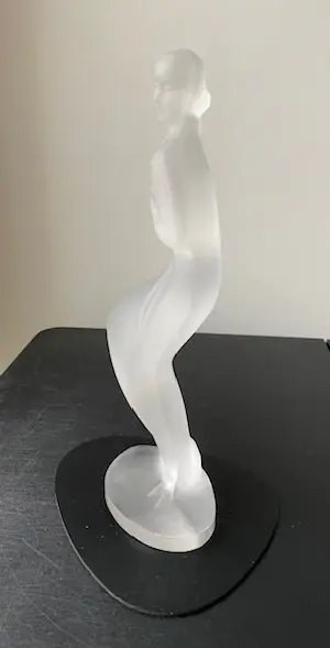 Ida Schwetz-Lehmann - Tsjechisch art deco "frosted glass" sculptuur "Meisje in de wind" kopen? Bied vanaf 100!
