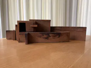 Pjotr Muller - Ruwhouten beeld kopen? Bied vanaf 350!