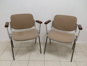 Giancarlo Piretti - voor Castelli - Set van twee vintage DSC 106 stoelen kopen? Bied vanaf 1!