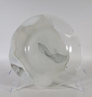 Anna Ehrner - Ronde grote schaal met blauwe en zwarte aders (+ een onbekende schaal) kopen? Bied vanaf 80!