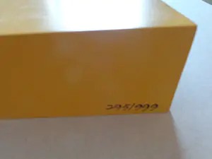 Corneille - WIJNSET / OBJECT / KISTJE MET KURKENTREKKER & 2 WIJNSTOPPEN / VERZAMELOBJECT kopen? Bied vanaf 1!