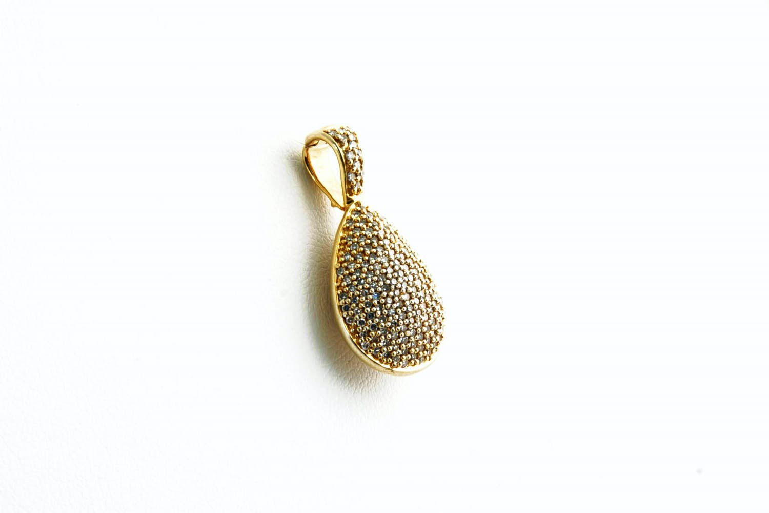 62- Elegante geel-gouden 14 karaats "druppel" hanger - met ca. 0.60ct diamant kopen? Bied vanaf 320!