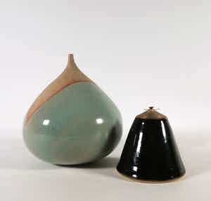 Ed Meissenberg - Lot van een vaas en olielamp verkocht voor € 50!