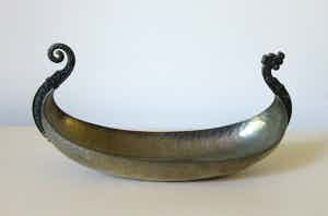 Meum Noorwegen - Handgehamerd tinnen Vikingschip verkocht voor € 1!