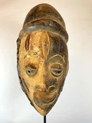 Yoruba - Tribal used African Yoruba mask - Nigeria. verkocht voor € 35!