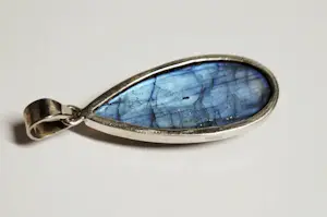 nieuwe Zilveren Hanger met Spectroliet / labradoriet kopen? Bied vanaf 60!
