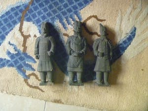 Curiosa - 3 chinese terracotta beeldjes van strijders in originele doos kopen? Bied vanaf 49!