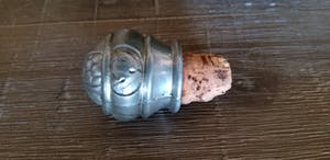 Niet of onleesbaar gesigneerd - Schenkkan van glas en tin kopen? Bied vanaf 1!