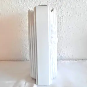 A.K. Kaiser Porzellan - Vase Bisquit Porzellan Op Art Design Wolfgang Gawantka signiert 70er Jahre kopen? Bied vanaf 90!