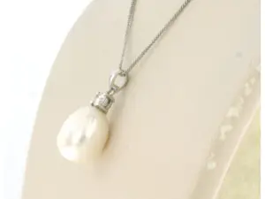 14k WIT gouden collier met hanger bezet met parel en briljant geslepen diamant kopen? Bied vanaf 170!