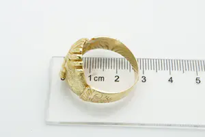 23- Forse en massief 18Kt geel gouden Surinaamse vriendschapsring - mooi bewerkt kopen? Bied vanaf 850!