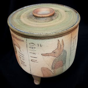 Klaas de Boer - Pot Farao - op 3 poten met losse deksel kopen? Bied vanaf 150!