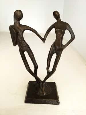 Bodrul Khalique - Sculptuur “ Liefde ! “ verkocht voor € 10!