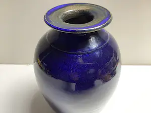 Niet of onleesbaar gesigneerd - Blauw geglazuurde keramiek vaas kopen? Bied vanaf 1!