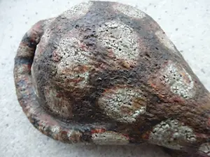 Jan van Stolk - zeldzame plastiek van een op de loer liggende kat kopen? Bied vanaf 145!