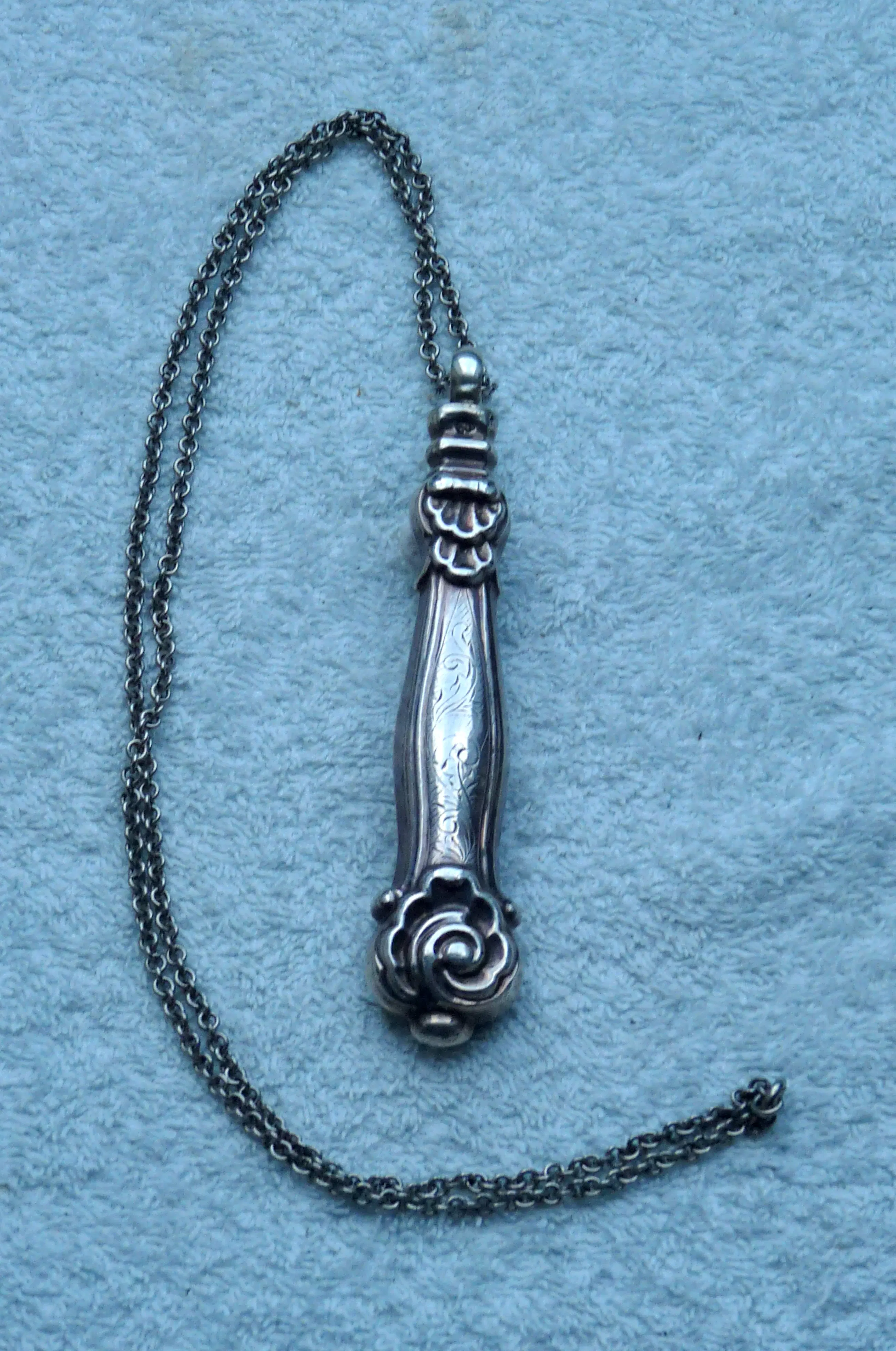 Paul Redeker zilveren object met ketting kopen? Bied vanaf 65