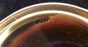 Curiosa - Erwin Eisch voor Glasblaserei Eisch Frauenau - goudkleurige schaal - gesigneerd kopen? Bied vanaf 1!