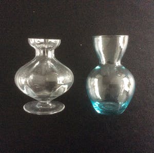 Glasblazerij Leerdam - Verzameling van 9 kleine vaasjes. kopen? Bied vanaf 20!