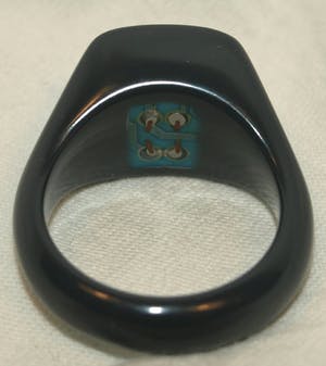 Juul Jacobs - Ring van polyester met computerchip – 2003 - Tussen Kunst en Kitsch kopen? Bied vanaf 75!