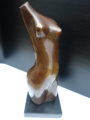 Brons (Onbekend) - Vrouwentorso in brons, mooi zwaar beeld. kopen? Bied vanaf 190!