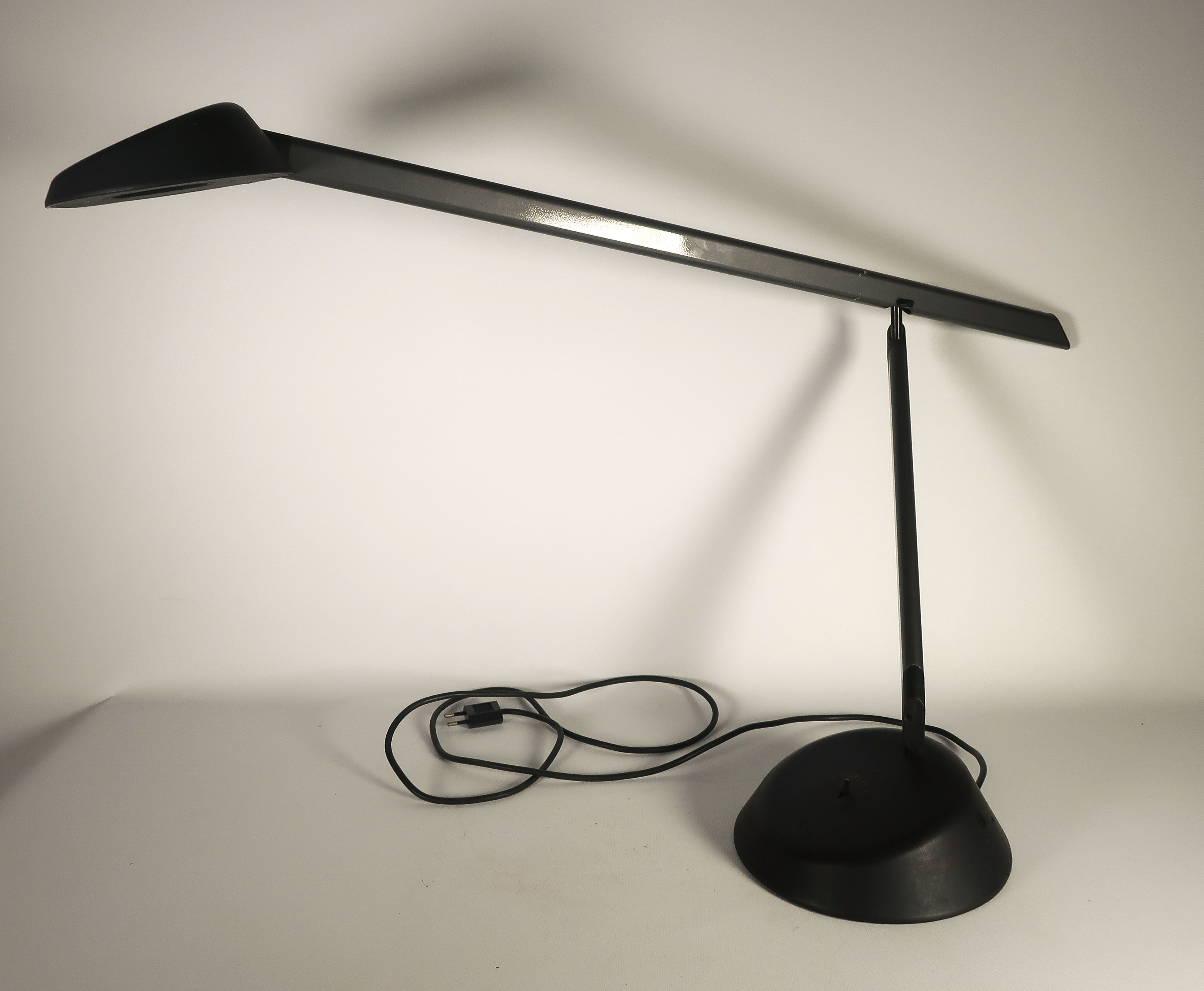 Vico Magistretti - Metaal en kunststof, Bureaulamp ''Lester'' verkocht voor € 20!