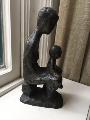 Frans Timmermans - Sculpture “moeder met kind” kopen? Bied vanaf 235!