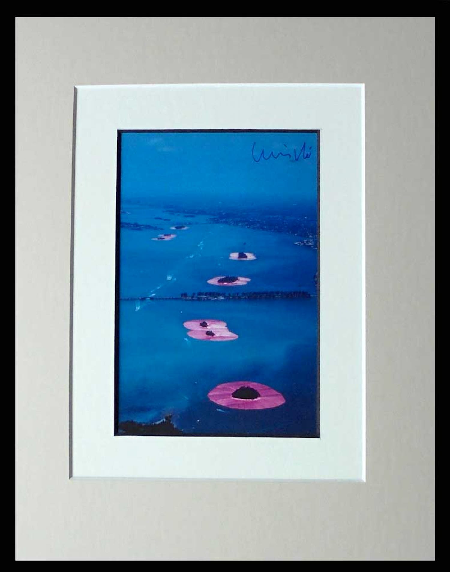 Christo - Project " Surrounded Islands " 1983 - inc. original stofmonster - handgesigneerd verkocht voor € 130!