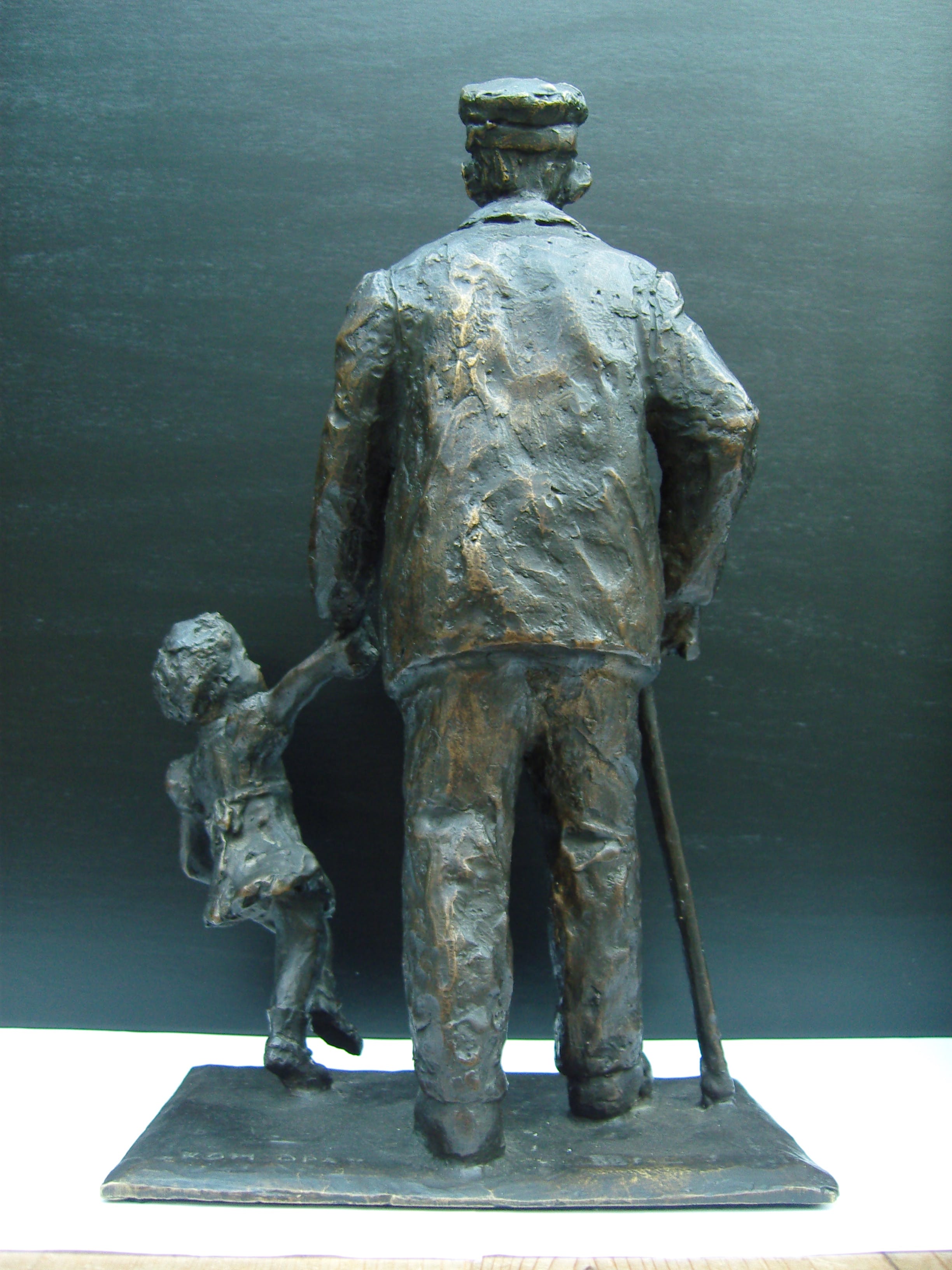 Jean en Marianne Bremers - Bronzen beeld "Kom opa" kopen? Bied vanaf 475!