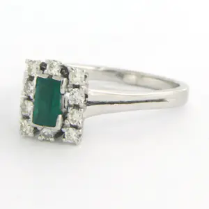 18k wit gouden ring met smaragd en briljant geslepen diamant 0.25ct kopen? Bied vanaf 450!