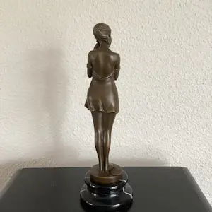 Demetre Haralamb Chiparus - Het verdrietige meisje kopen? Bied vanaf 120!