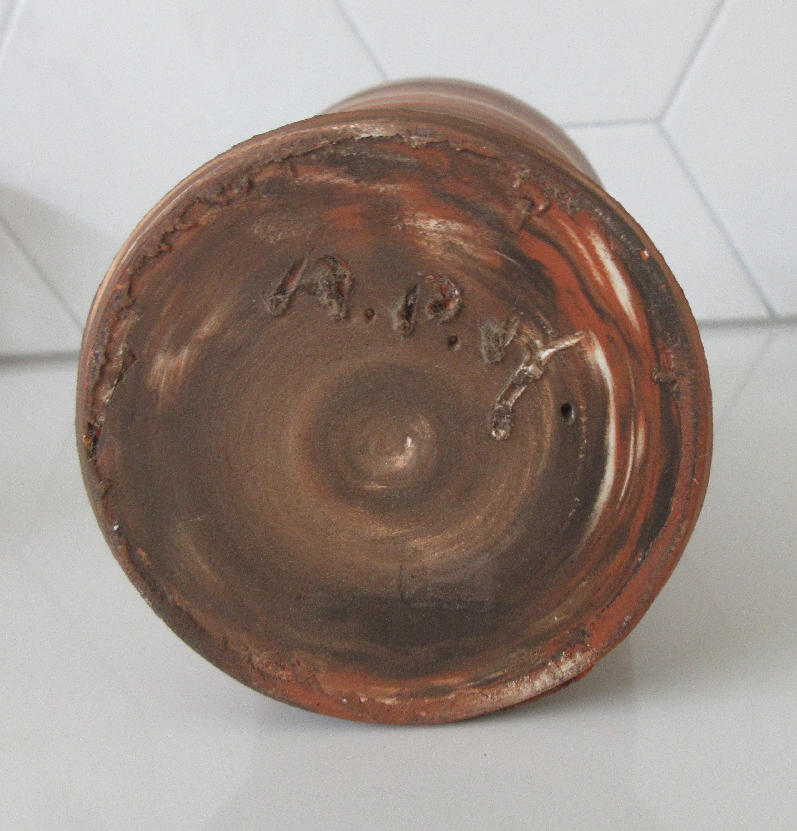 Niet of onleesbaar gesigneerd - Pottenbakkerij Hellendoorn?? - vaasje kopen? Bied vanaf 1!