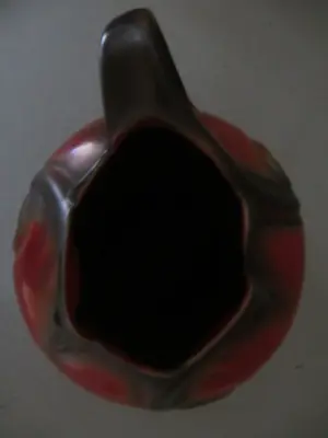 N.V. Porselein- en Tegelfabriek Mosa - 2 kannen en een vaas kopen? Bied vanaf 60!