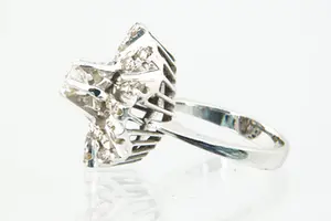 Opvallende wit-gouden (14 krt) & diamanten (ca.1ct ) dames "cocktail" ring kopen? Bied vanaf 380!