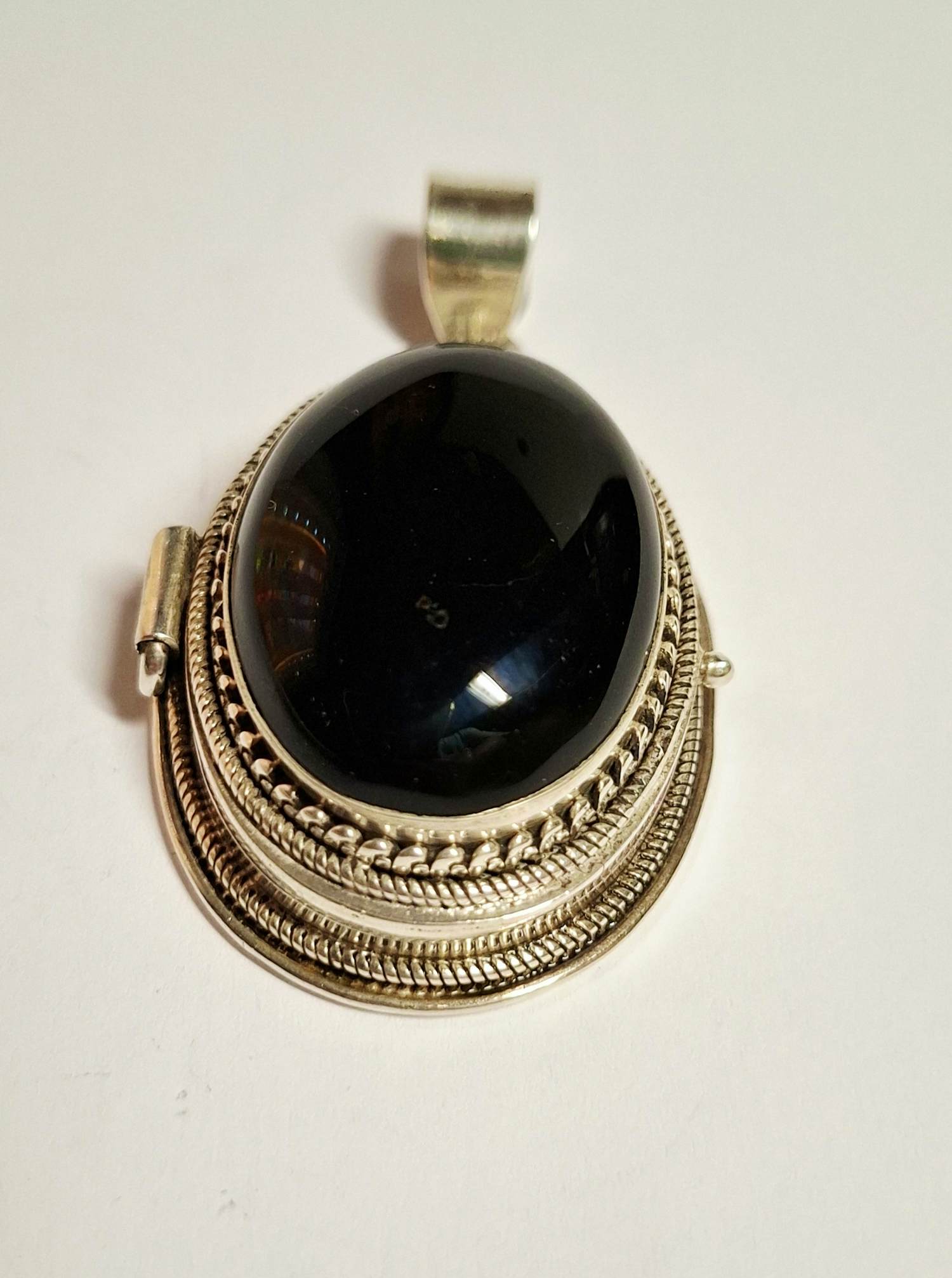Handgemaakte grote XXXL zilveren doos hanger met natuurlijke Black Onyx kaufen? Bieten Sie von 125!