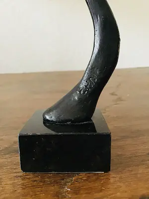 Corry Ammerlaan - Beeldje op sokkel, gesigneerd kopen? Bied vanaf 20!