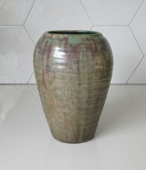 Aardewerkfabriek De Rijn N.V. - Art nouveau met prachtig stroomglazuur kopen? Bied vanaf 28!