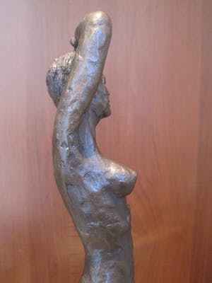 Brons (Onbekend) - Poserende vrouw. kopen? Bied vanaf 150!