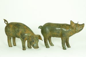 Pierre Chenet - Twee bronzen biggetjes kopen? Bied vanaf 319!