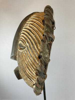 Songye - African KIFWEBE shield from the Songye - Congo. kopen? Bied vanaf 40!