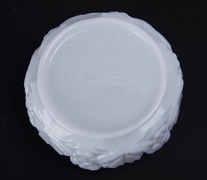 Curt Schlevogt - Art deco 'Ingrid' dekseldoosje met een reliëf decor 'Zonnenbloem' kopen? Bied vanaf 19!