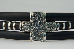 1584 - Stoere 1e gehalte Zilver en caoutchoucband YANVAN armband - gekeurd kopen? Bied vanaf 30!