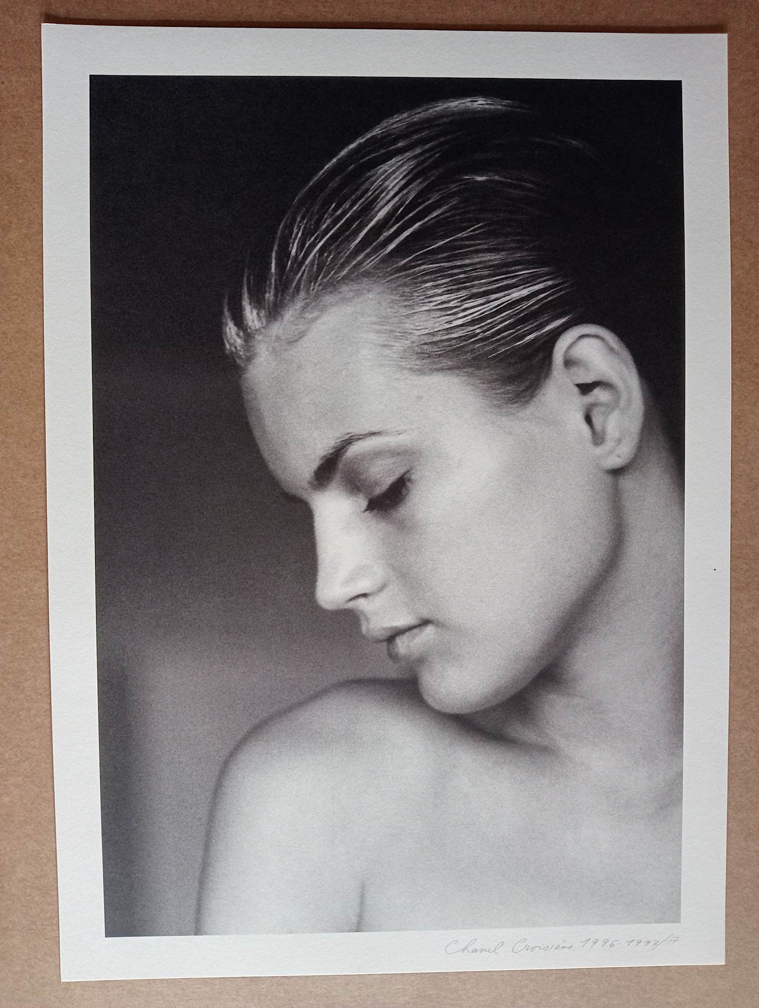 Karl Lagerfeld - Fotolitho Guinevere van Seenus Chanel 1996 kopen? Bied vanaf 50!