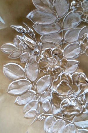 Walther glas - Grote Waaierschaal - kristalglas met floraal decor in reliëf en gepatineerd kopen? Bied vanaf 1!