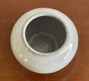 Willem Coenraad Brouwer - Wit kunstaardewerken vaasje kopen? Bied vanaf 32!