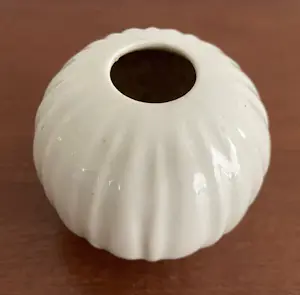 Porceleyne Fles - Delfts wit platelen bolvaasje kopen? Bied vanaf 20!