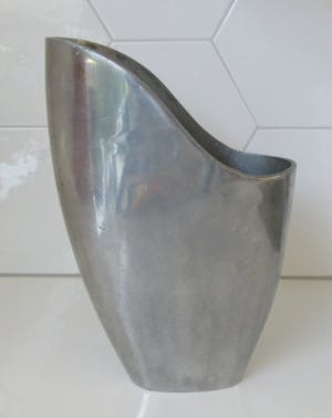 Anna Efverlund - Grote Aluminium Design Vaas kopen? Bied vanaf 35!