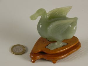 Niet of onleesbaar gesigneerd - Art Deco marmeren slobeend op standaard kopen? Bied vanaf 1!