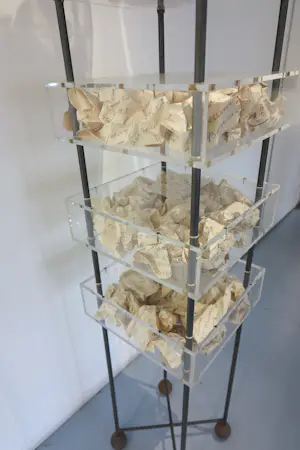 Henny Schakenraad - Mixed Media / Zeer groot object van o.a. metaal, plexiglas en papier, BEWAREN kopen? Bied vanaf 750!