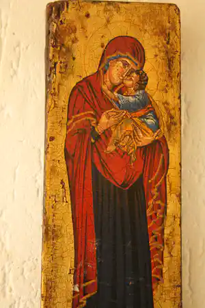 Niet of onleesbaar gesigneerd - Antiek Houten Icoon Our Lady of Mercy (1350) verkocht voor € 1!